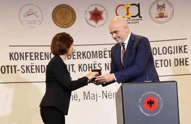 http://news.bfsu.edu.cn/uploads/2018/11/1-3.jpg